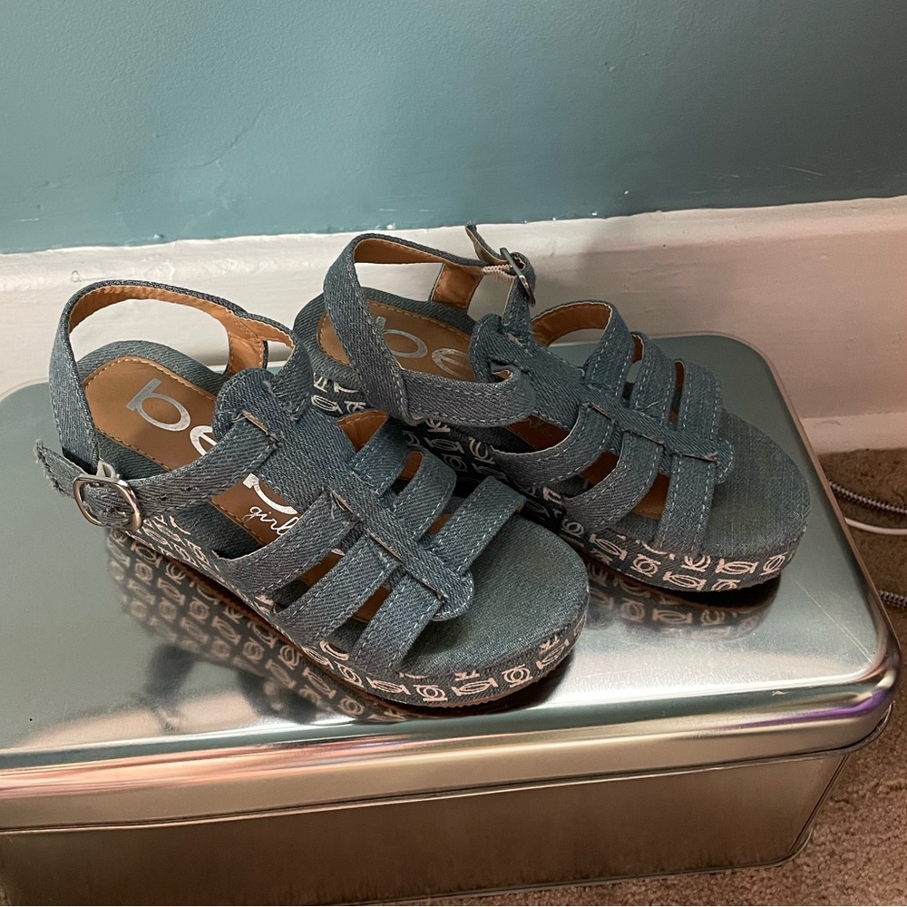 Wedge sandals